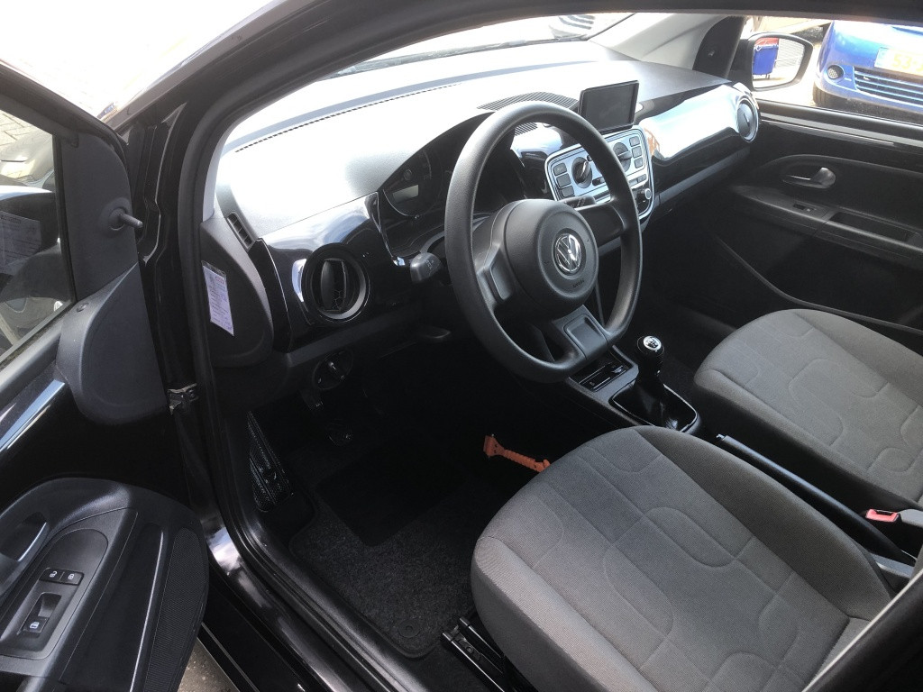 Volkswagen UP! 1.0 move up! bluem.