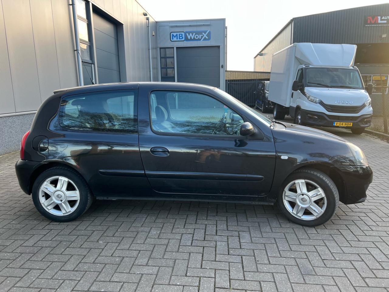 Renault Clio 1.2-16V Campus 137.667KM Jaar Apk