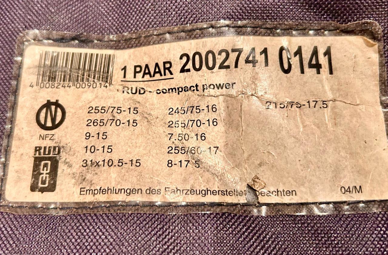 Sneeuwkettingen. Voor maten zie foto’s