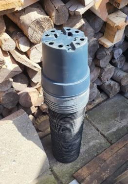 GRATIS: Plastic bloempotten ( 65 stuks)