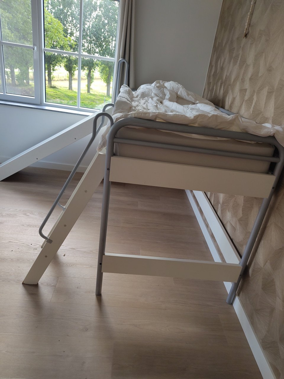 Halfhoogslaper met glijbaan
