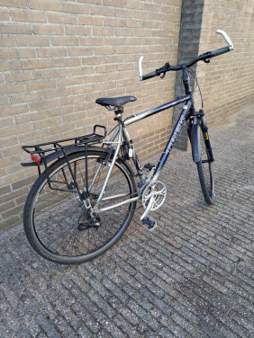 Trek Hybride fiets. NIET GERESERVEERD. Ik krijg de tekst niet weg  125 euro