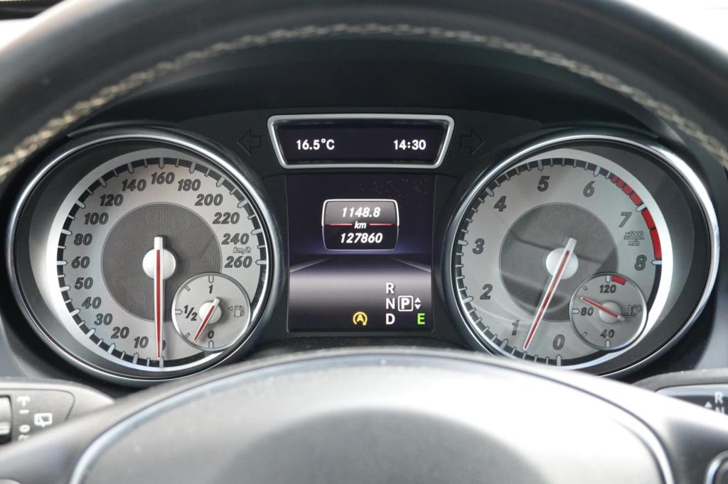 Mercedes-Benz Cla shooting brake 180 orangeart edition