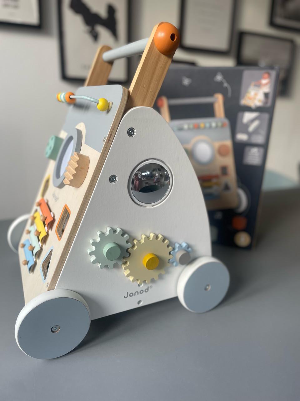 Houten loopwagen muziek