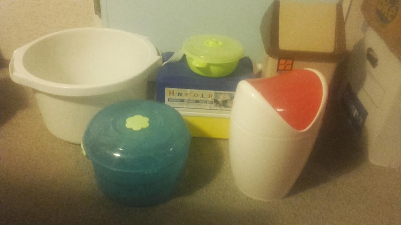 Partij kunststofspullen