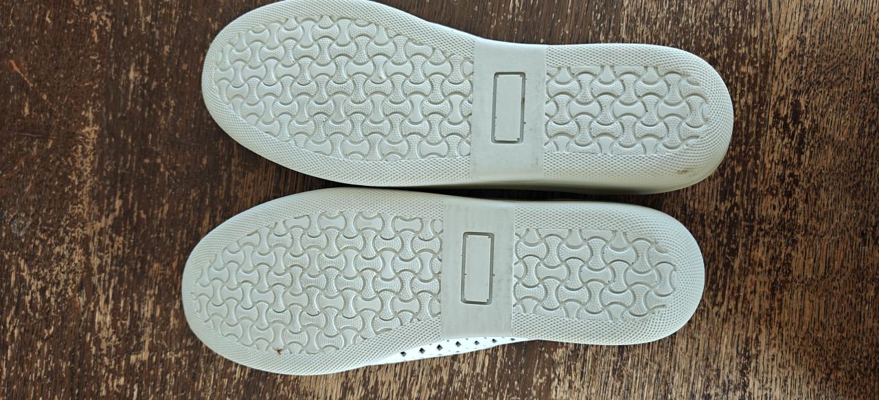 Gratis schoen maat 42 kleur wit