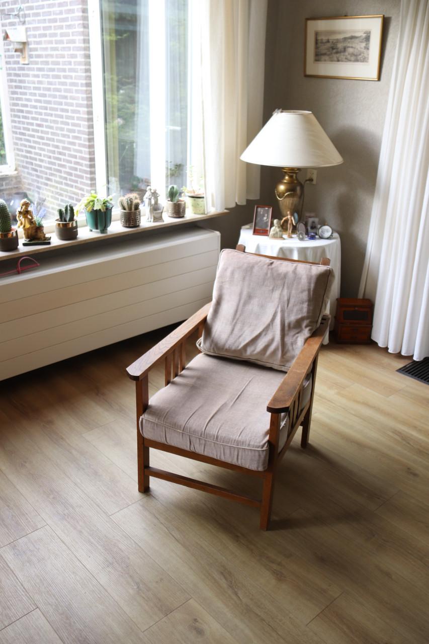 Antieke Rookstoel  ( eiken )