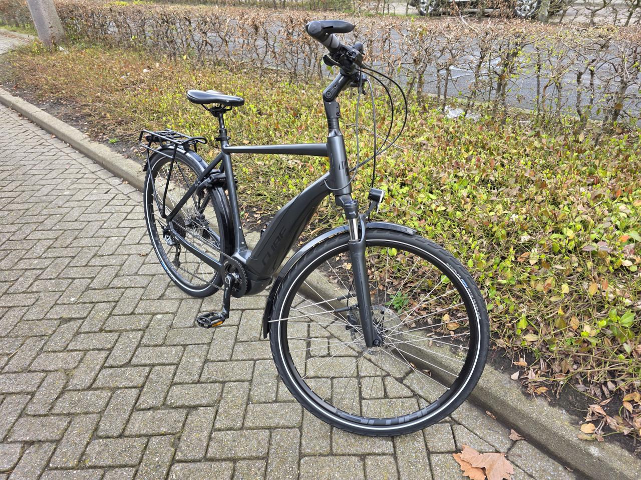 Schitterende Cube elektrische heren fiets met Bosch middenmotor