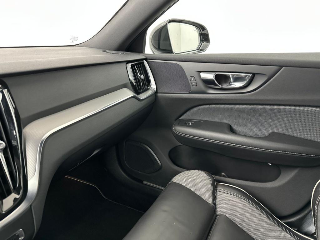 Volvo S60 t4 190pk r-design| 360camera| trekhaak| adap.cruise