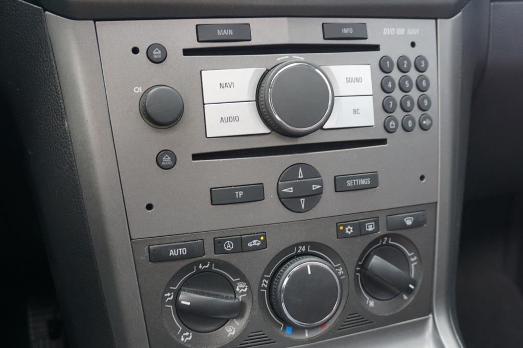 Opel Antara 3.2 v6 cosmo automaat / airco / navi / cruise / pano / stoelver