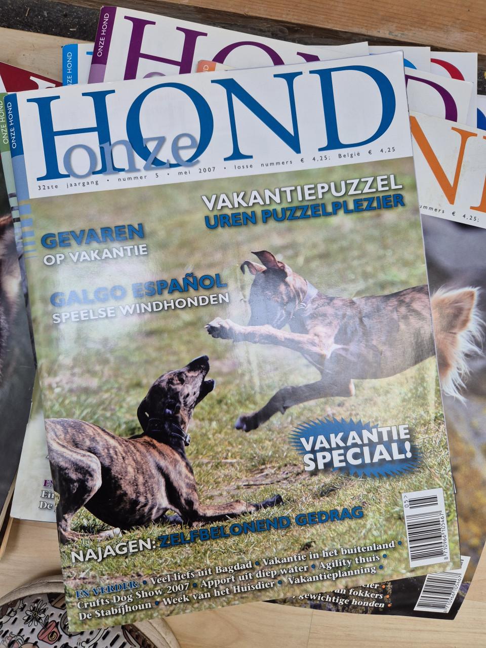 Diverse jaargangen van het mooie glossy maandblad de onze hond