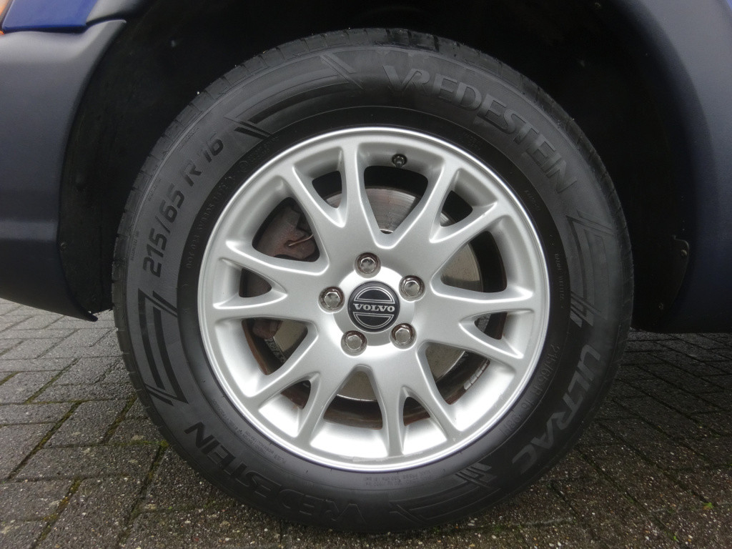 Volvo V70 cross country 2.4 t geartr. comf. 4wd automaat airco / stoelverw.