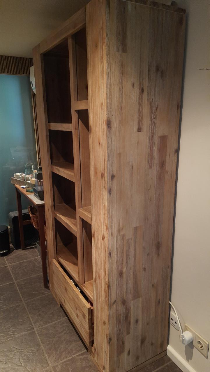 Massief houten boekenkast