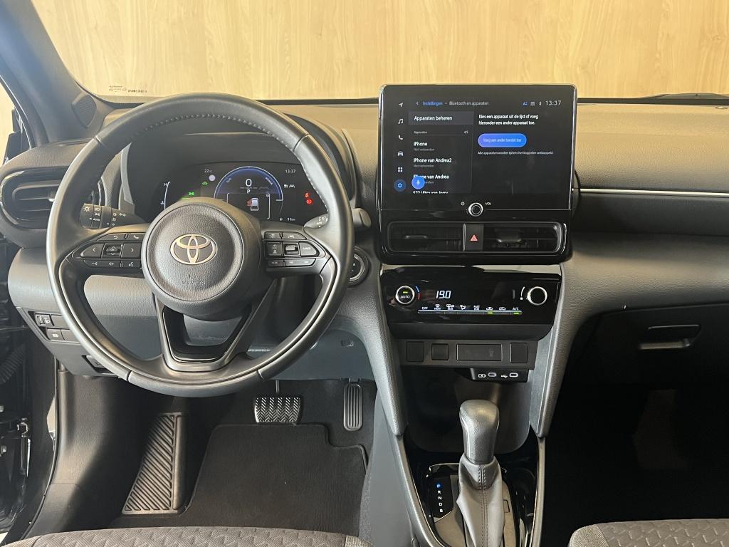 Toyota Yaris Cross 1.5 hybrid 115 first
