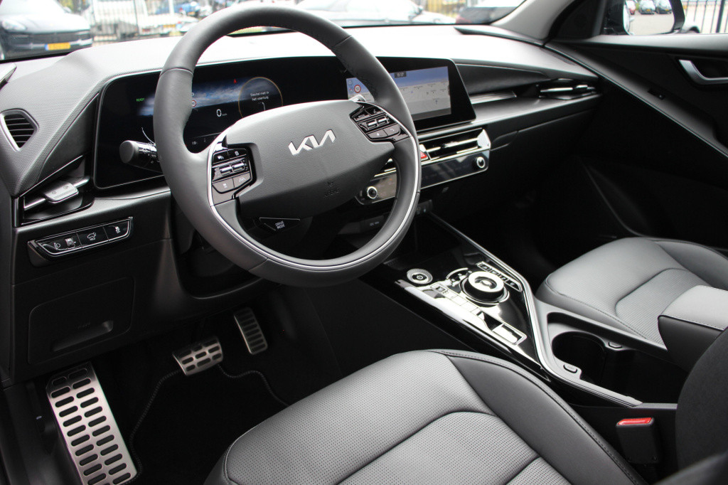 Kia Niro Ev executiveline 64.8kwh | schuifdak | warmtepomp