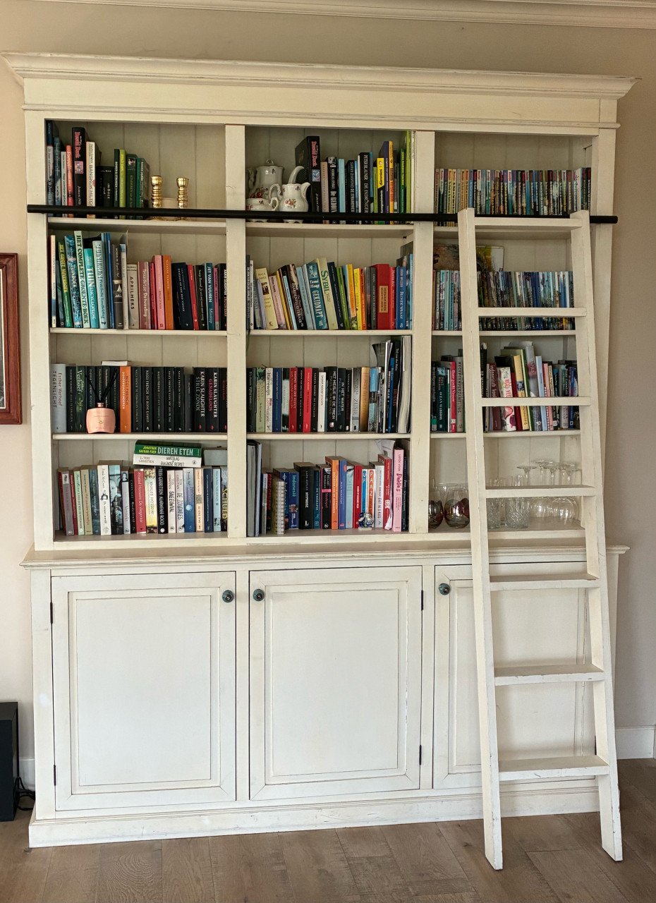 Prachtige bibliotheekkast