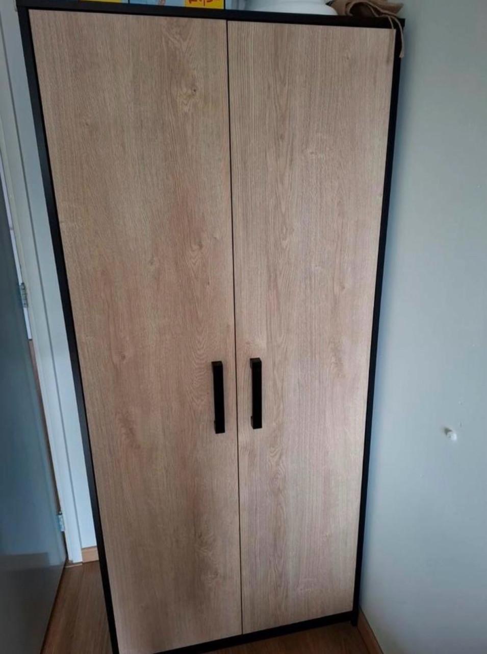 Complete babykamer (commode, kast, ledikant 60x120cm, plankje)