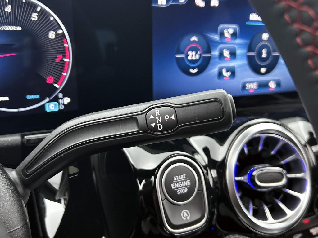 Mercedes-Benz Gla-klasse 180 business solution amg | premium plus pakket | 