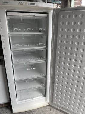 Siemens vrieskast vriezer 155x65x65 cm. 262 liter A+ klasse