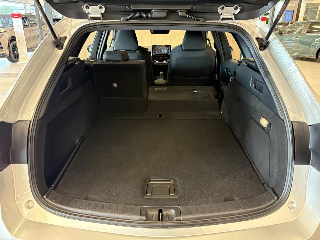 Toyota Corolla Touring Sports 2.0 hybrid first ed.