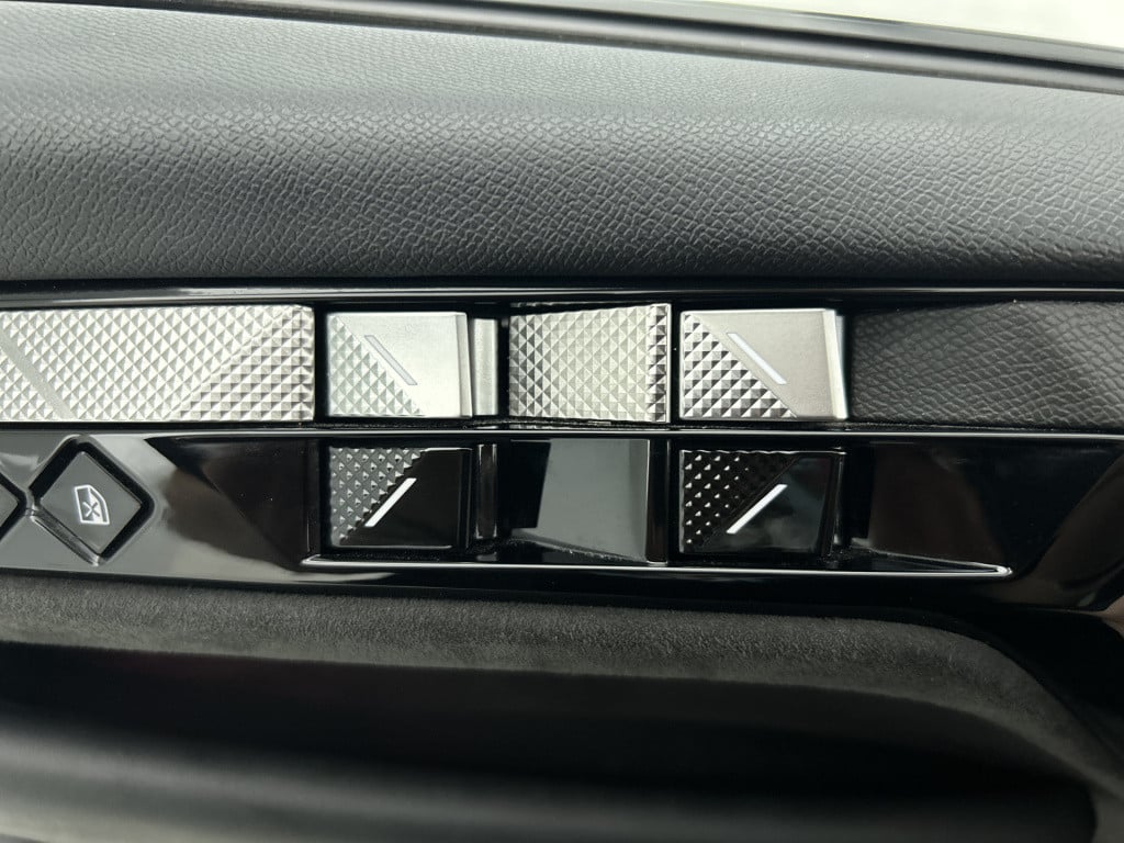 Ds Ds 4 e-tense performance line+ | rijklaar | trekhaak achter |