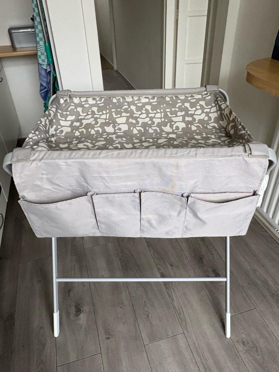 Super handige inklapbare aankleed tafel