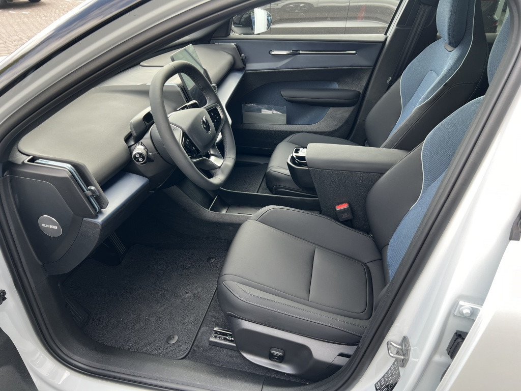 Volvo Ex30 extended range ultra 20" | nieuwprijs € 50.214,= |