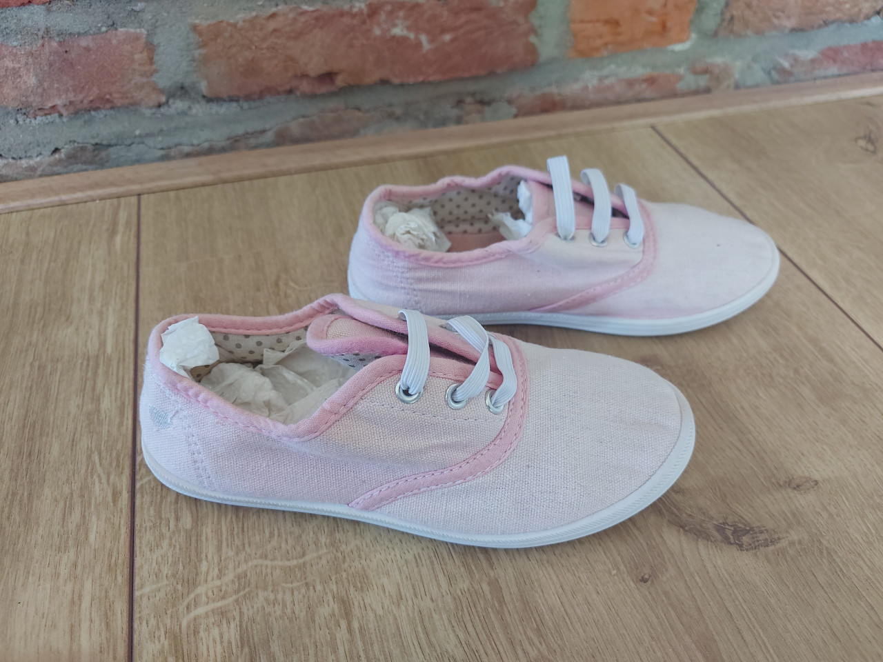 Z.g.a.n. roze gymschoenen maat 30 elastiek