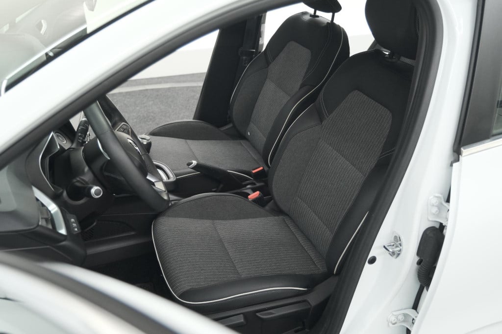 Renault Clio tce 100 bi-fuel intens | camera | navigatie | parkeersensoren 