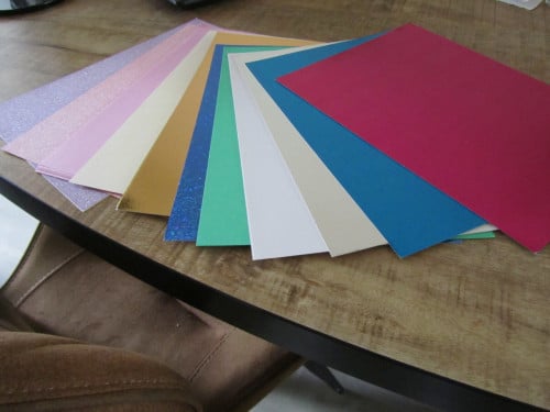 Gekleurd papier om kaartjes te maken