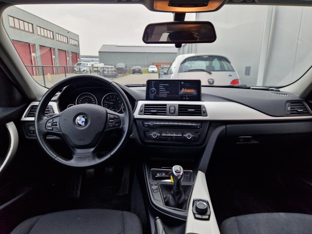 BMW 3-serie touring 320i executive