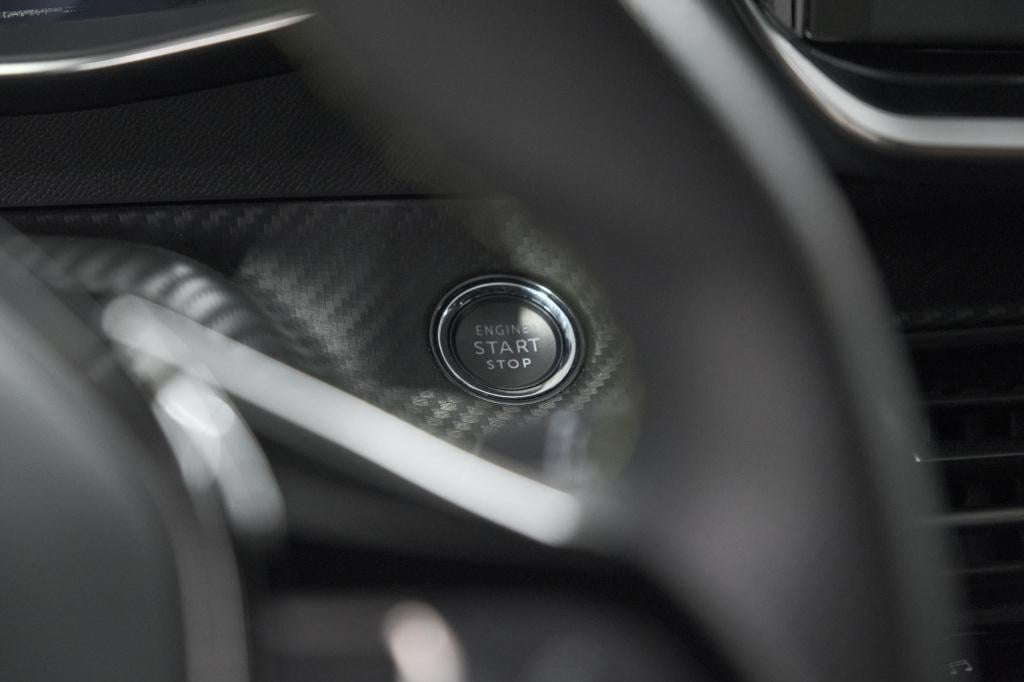 Peugeot E-2008 ev gt 50 kwh | 11 kw lader | 96,3% soh | adaptieve cruise co