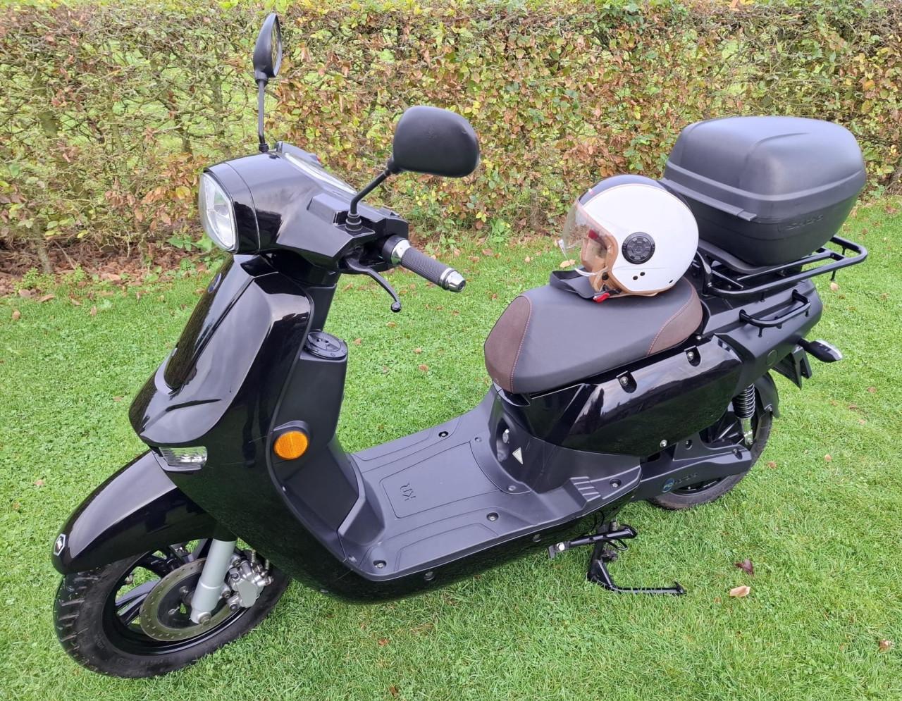 FD F7 - Vol Electric Deliroad/730 km/1e eigenaar / Bieden v.a € 1250