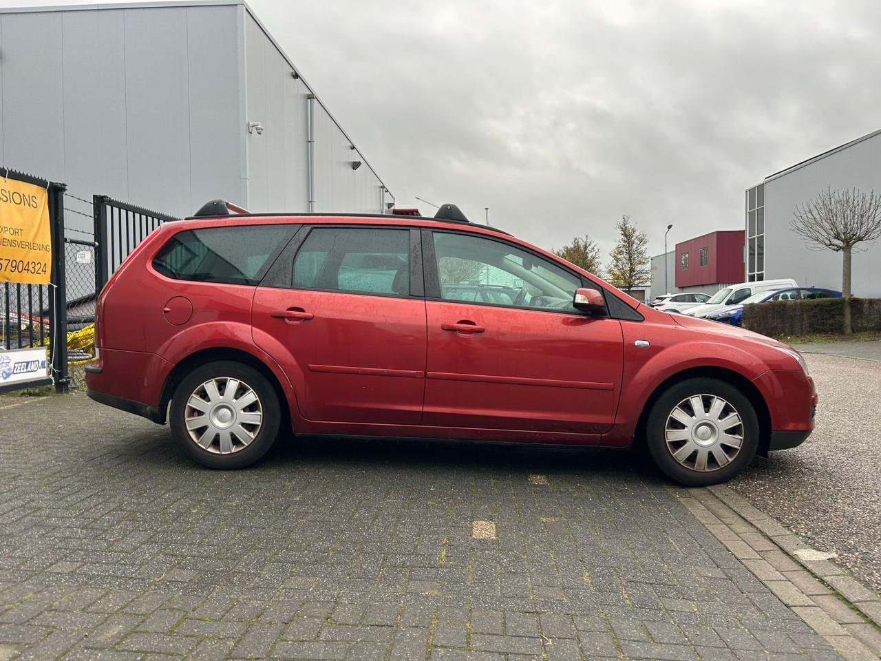 Ford Focus Wagon 1.6-16V Ghia FULL OPTION