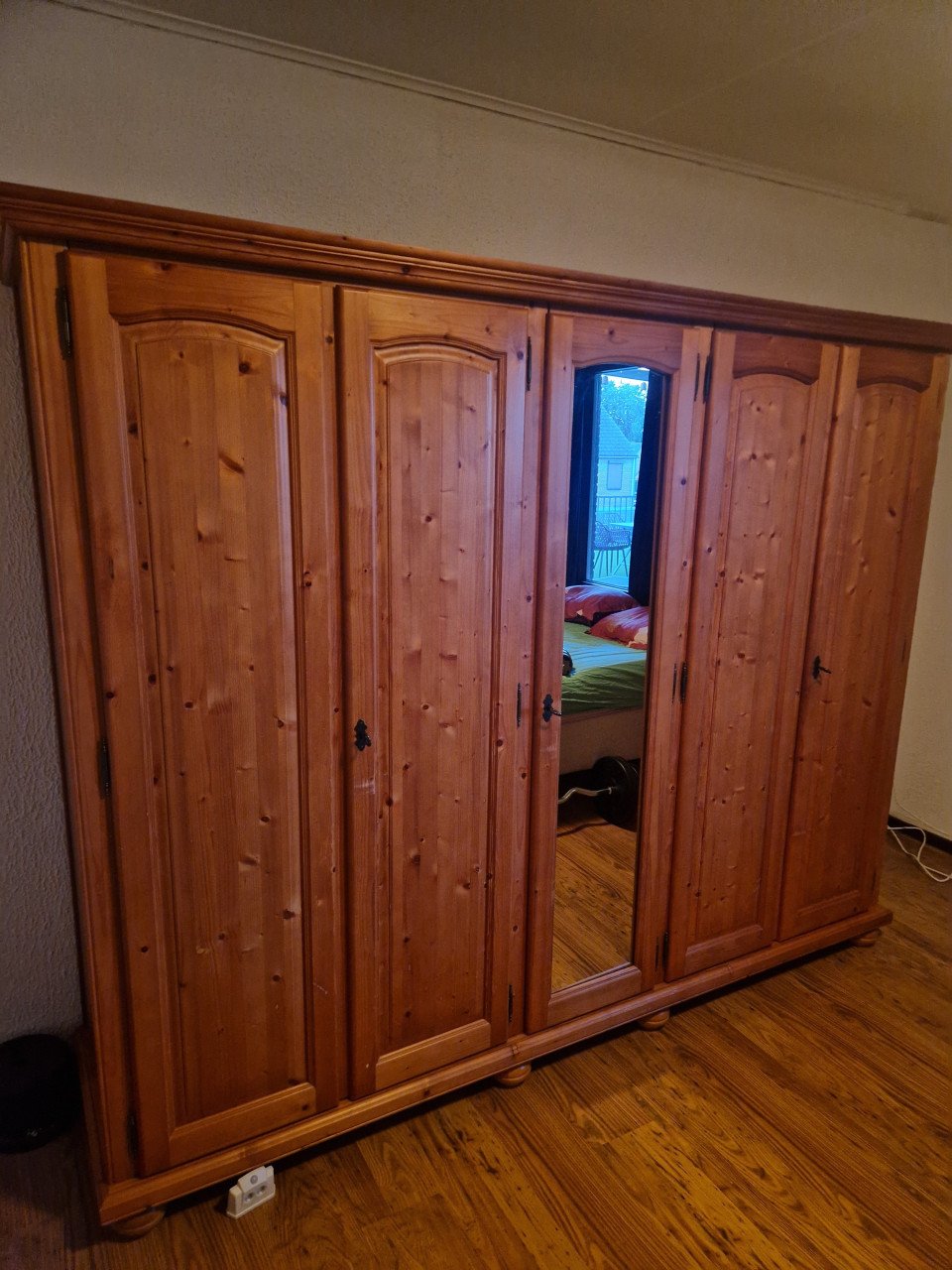 Kledingkast te koop