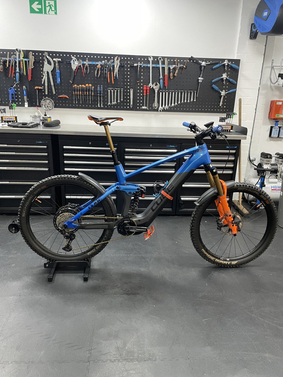 Cube Stereo Hybrid 160A HPC ActionTeam Elektrische Mountainbike !