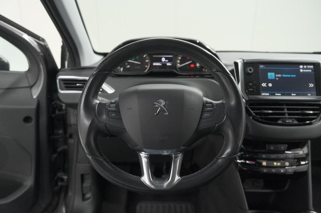 Peugeot 208 puretech 82 blue lease allure | parkeersensoren | climate contr
