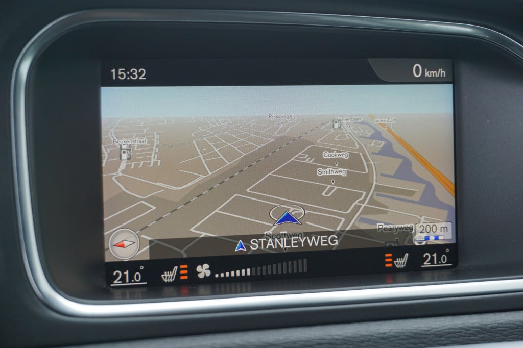 Volvo V40 1.5 t3 polar+ sport automaat / climate / navi / cruise / lane ass