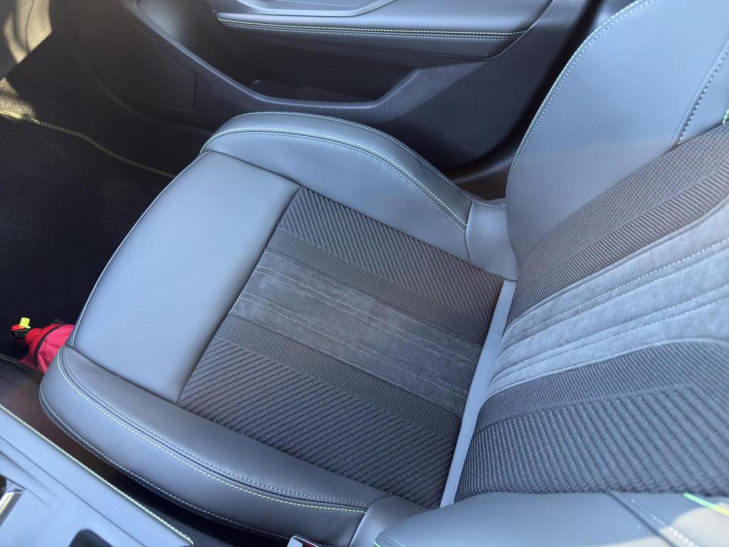 Peugeot 408 1.2 gt exclusive hybrid 145 | pano | memory | nappa | focal | 3