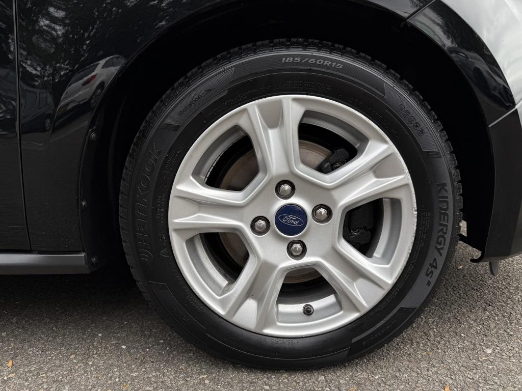 Ford Tourneo Courier 1.0 titanium