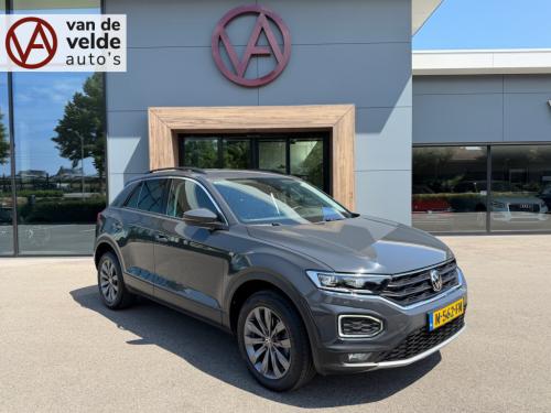 Volkswagen T-roc 1.5 tsi 150pk dsg style | camera | trekhaak | navi | carpl