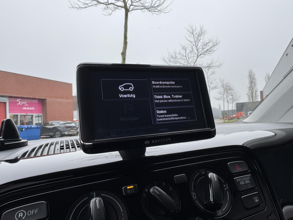 Volkswagen UP! 1.0 move up! bluemotion executive pack | airco | park. senso