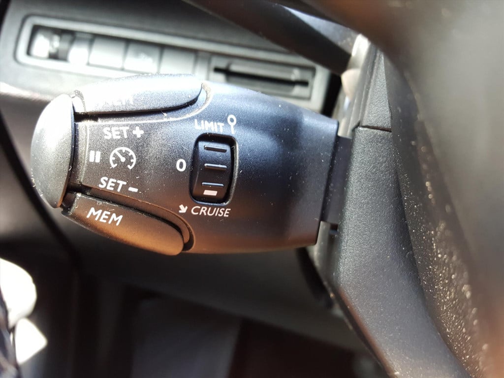 Peugeot 3008 1.2 130pk première automaat navigatie | trekhaak | panoramisch