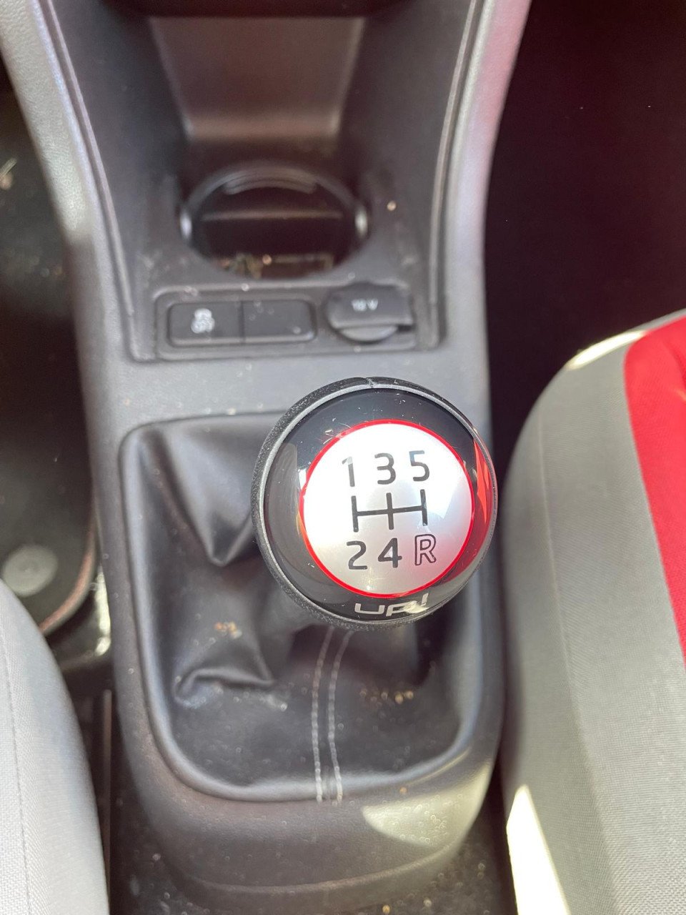 Volkswagen Up! 1.0 Cross Up! | Airco | Navi | 16 inch | boekjes | APK 2026