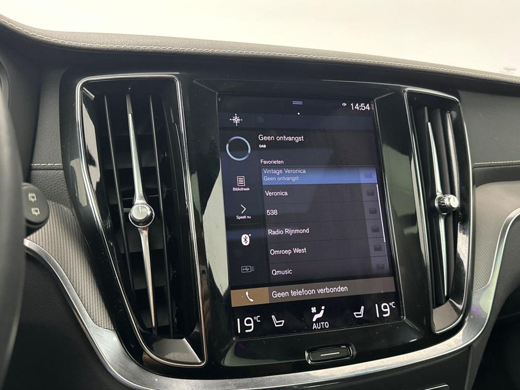 Volvo V60 t6 398pk recharge awd plus dark| long range| pano| 360camera| tre