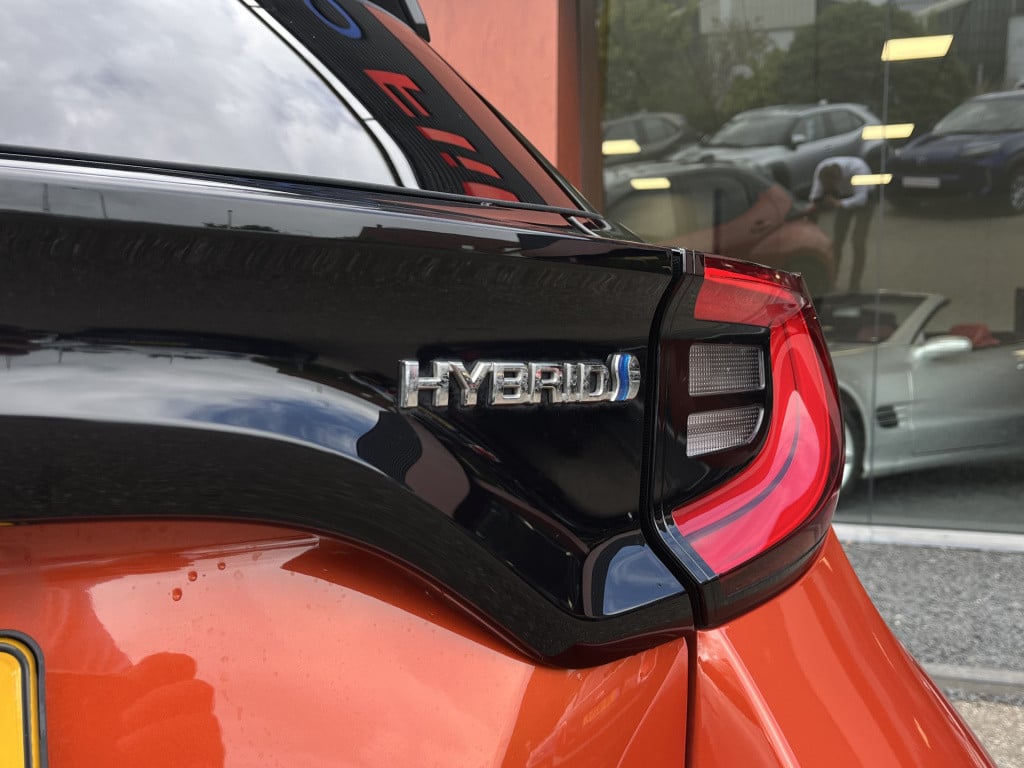 Toyota Yaris 1.5 hybrid executive | carplay | navi | stoelverw. | acc