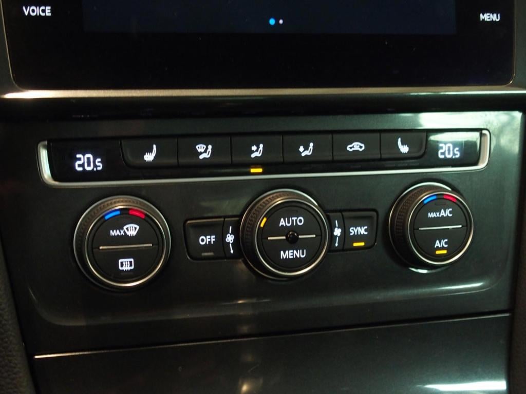 Volkswagen Golf 1.0 tsi comfortline business|stoelverwarming|all season ban