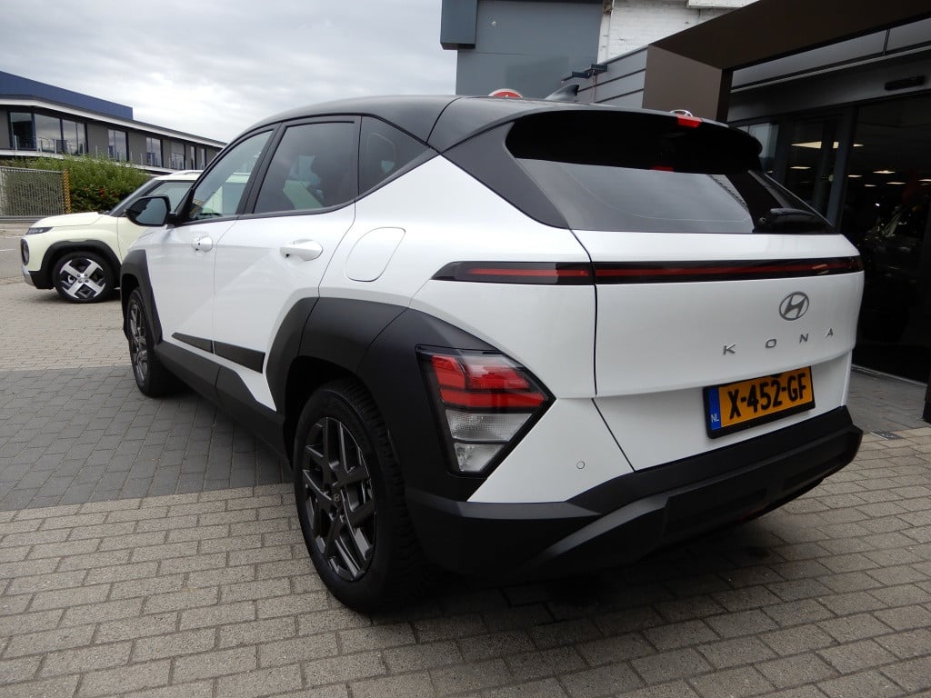 Hyundai Kona 1.6 gdi hev comfort | nieuw model! | 17 inch | navigatie | ada