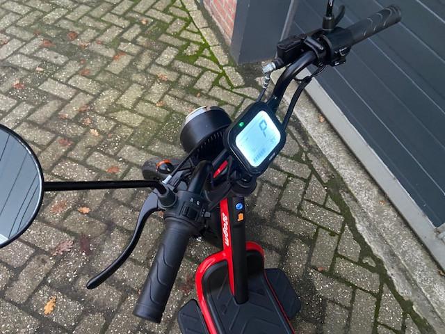 Schitterende dem agm goccia maar 131 km zwart rood elektrische tomos puch