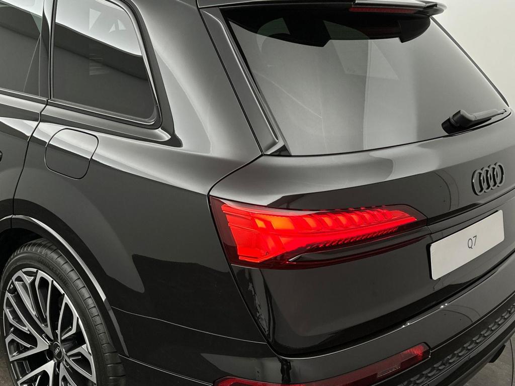 Audi Q7 pro line s 55 tfsi e 290 kw / 394 pk suv 8 versn.